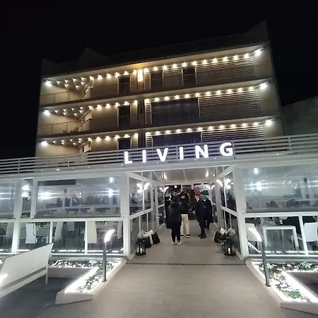 Living 3* Касория